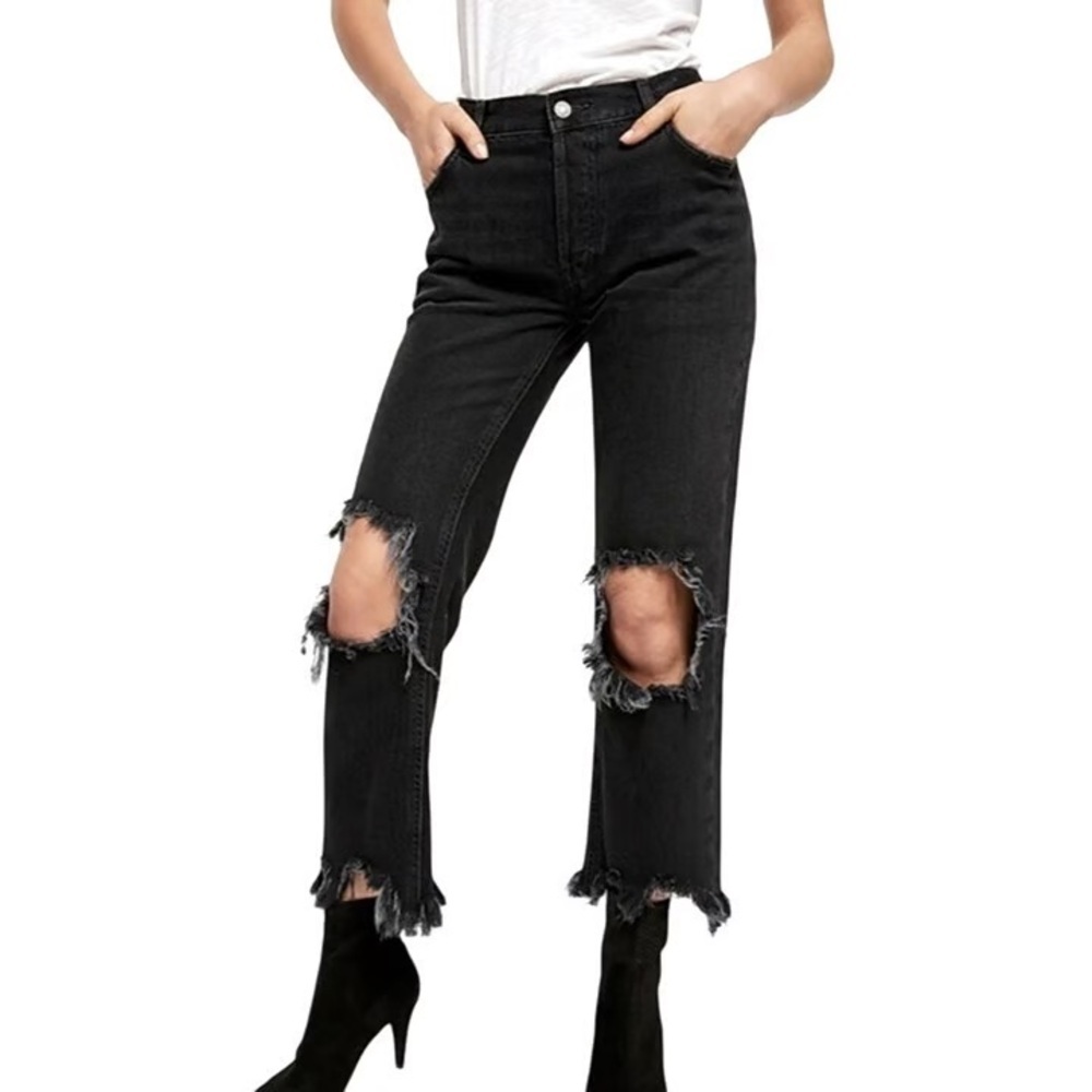 Free People We The Free High Rise Straight Leg Cropped W/ Destroyed Hem Size 30